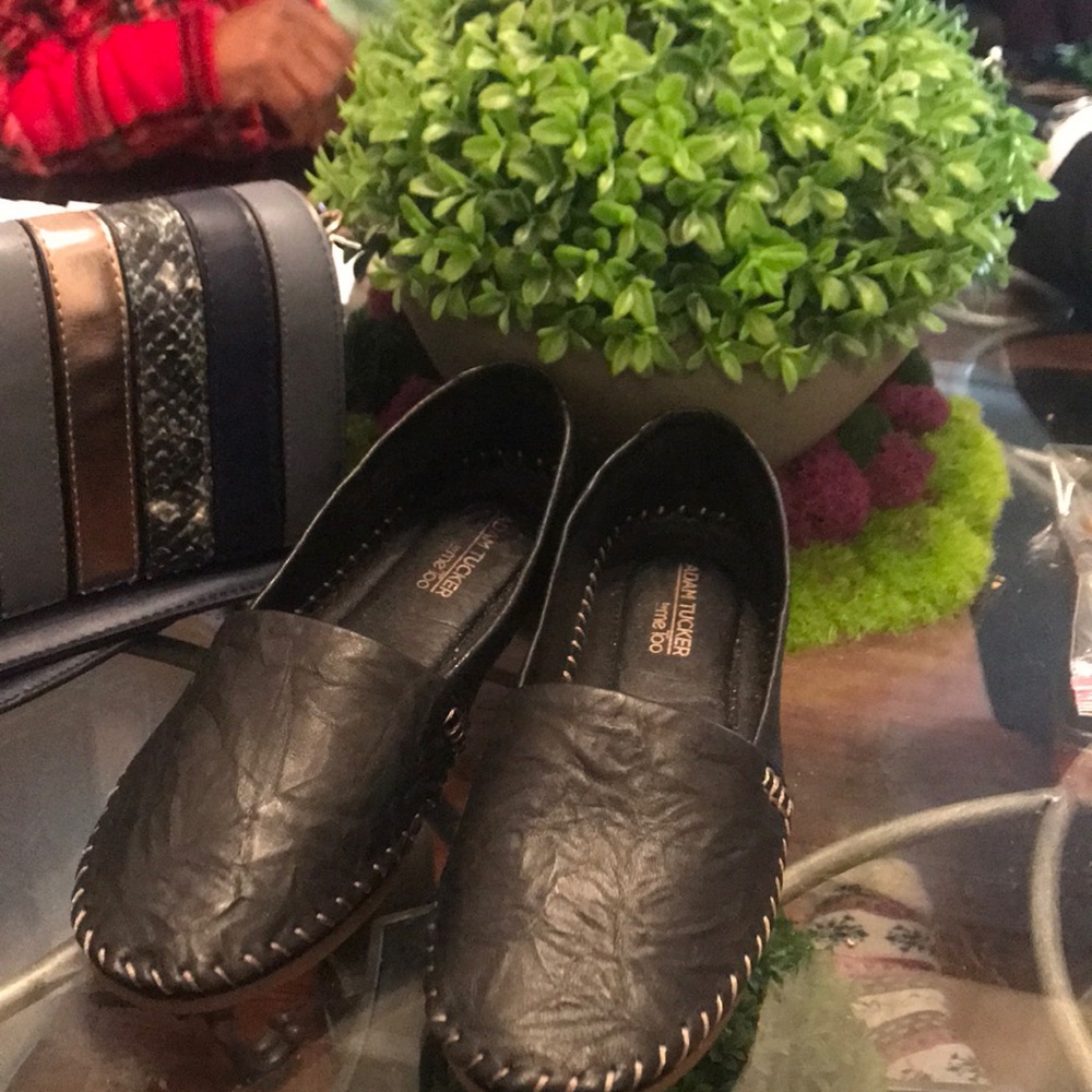 Flat shoes